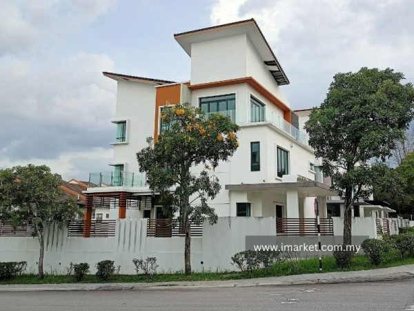 Kajang Sunville 3 Storey Bungalow with Lift for Sale