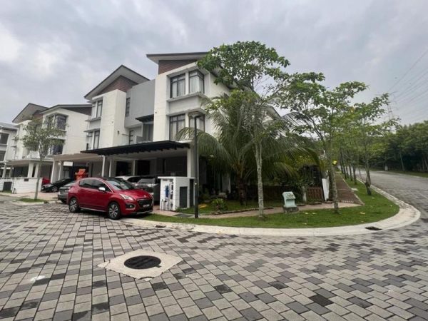 Sunway Eastwood 3 Storey Semi-D Corner, Seri Kembangan