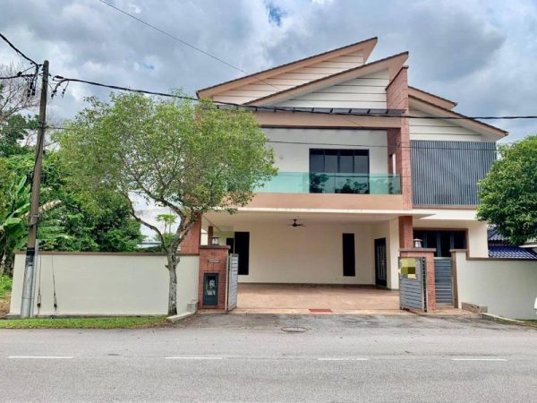 Kajang 3-Storey Bungalow, Taman Bukit Meringi